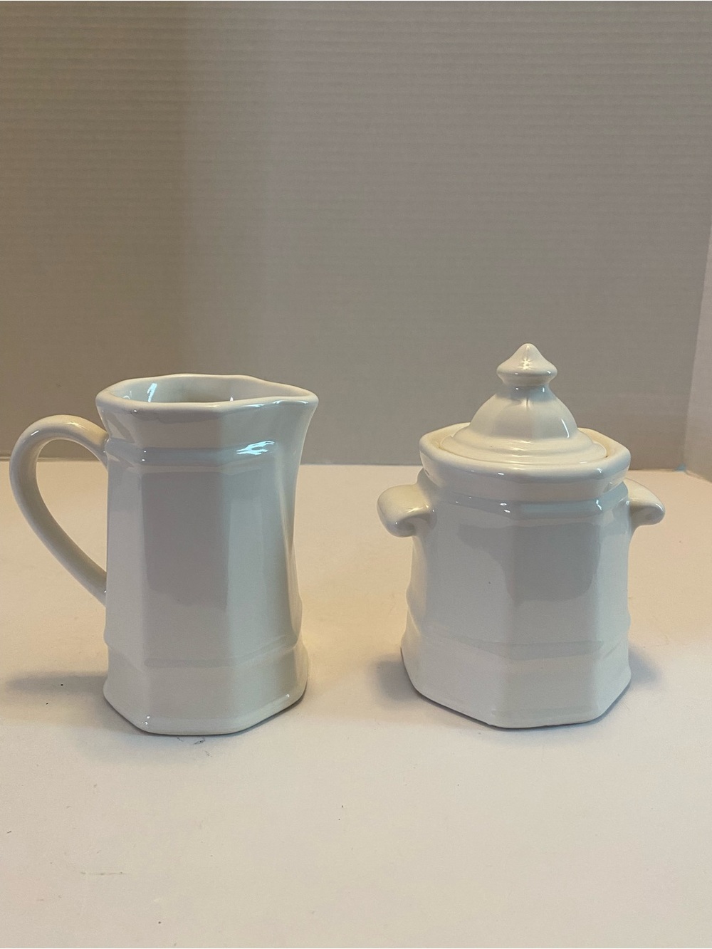 Vintage Pfaltzgraff Heritage White Sugar Bowl w/Lid & Creamer Set 1990s.